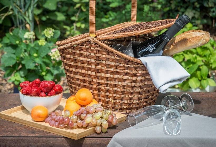 هتل Monastery Garden Prague