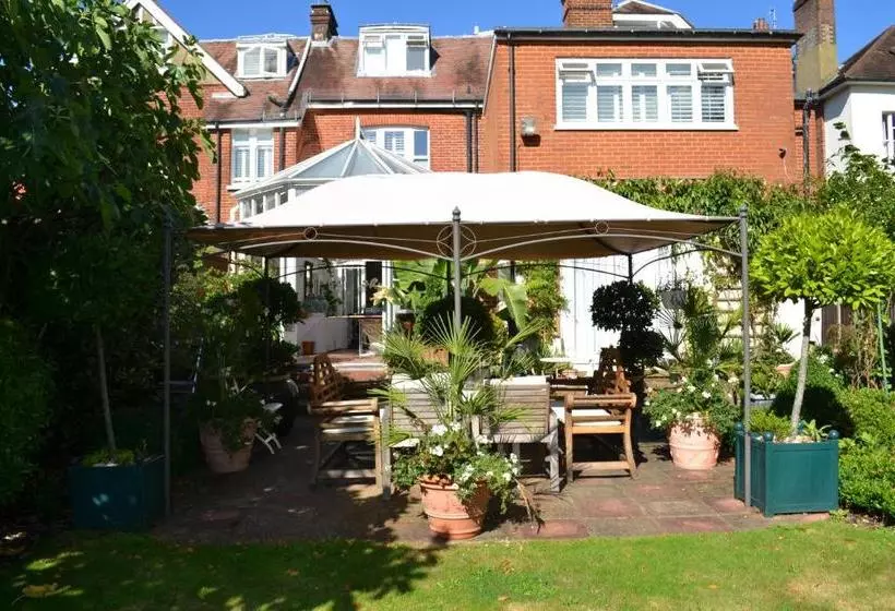 Hotel Cranleigh