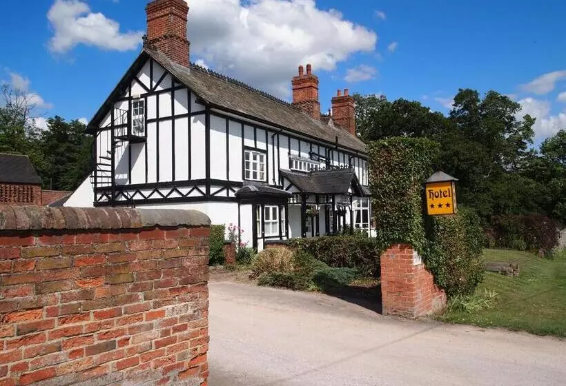 Отель Donington Park Farmhouse