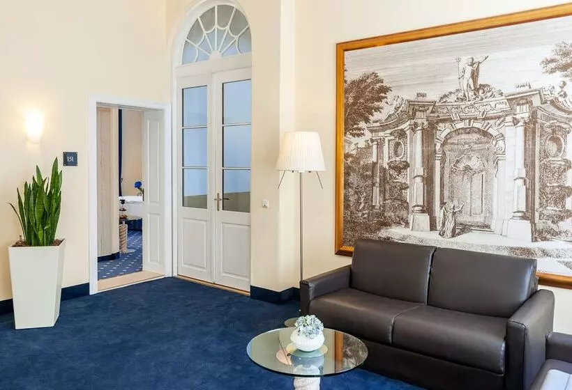 Отель NH Potsdam