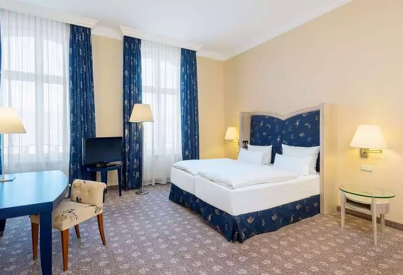 Отель NH Potsdam