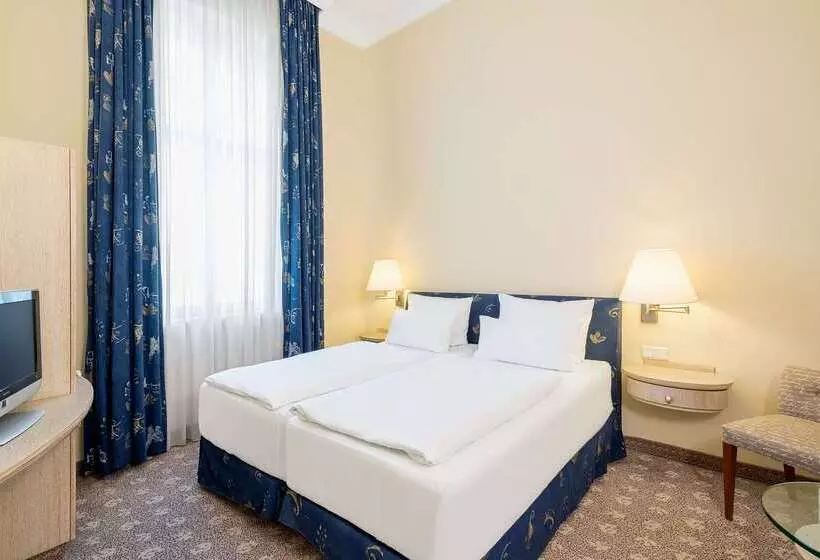 Отель NH Potsdam