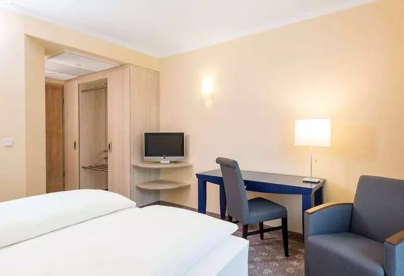 Отель NH Potsdam