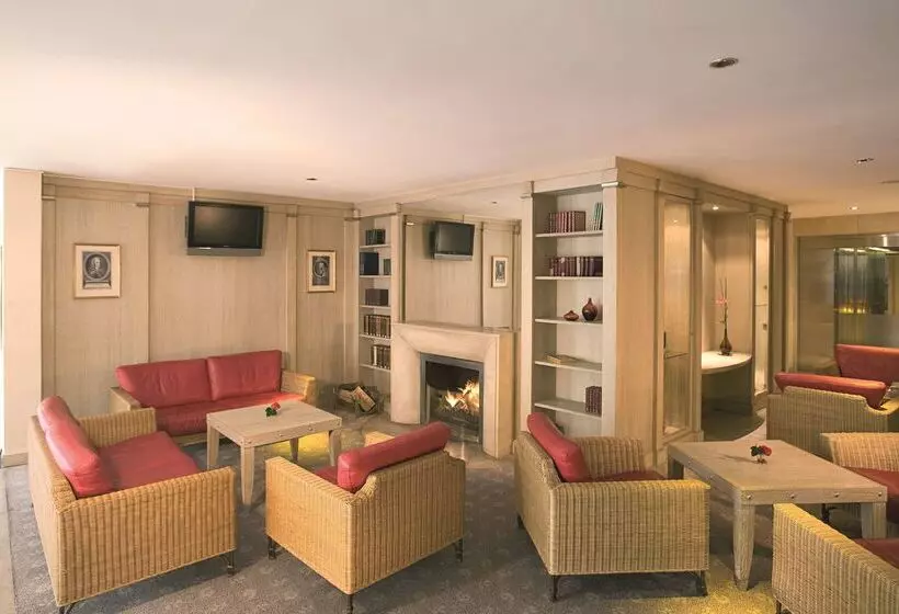 Отель NH Potsdam