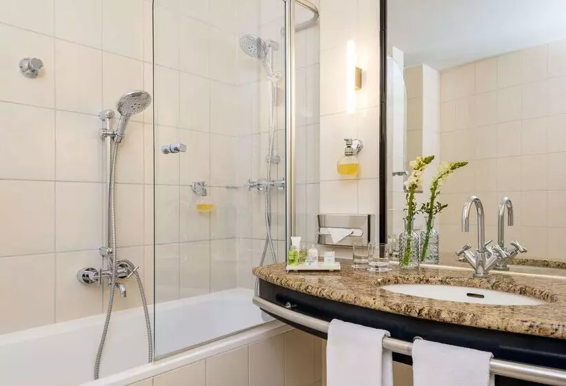 Отель NH Potsdam