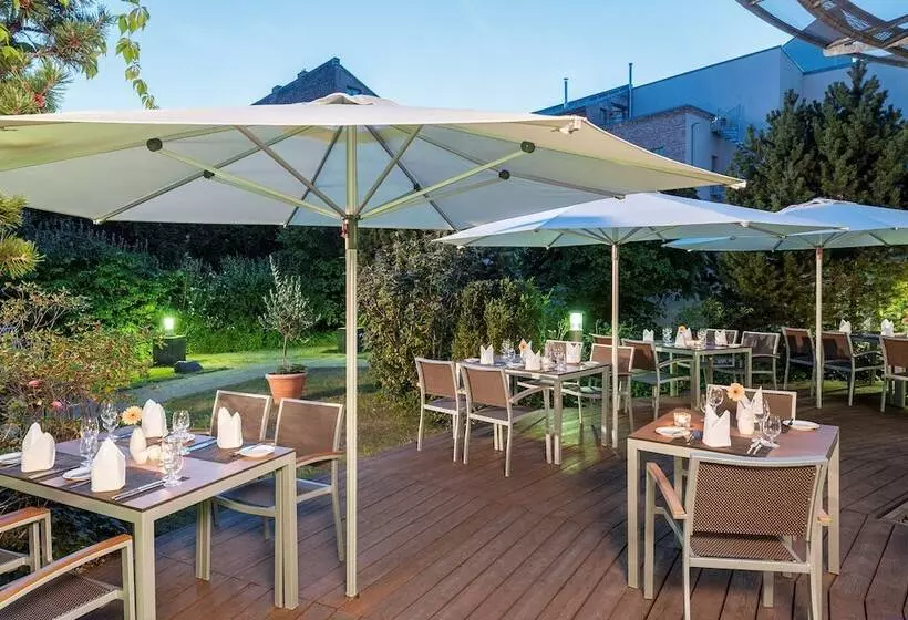 Отель NH Potsdam