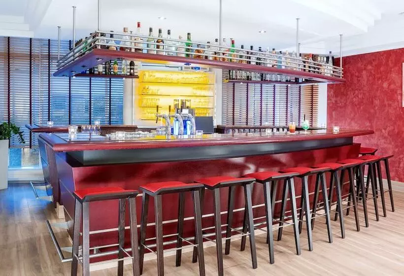 Отель NH Potsdam