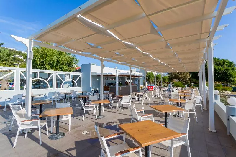 هتل Olympos Beach