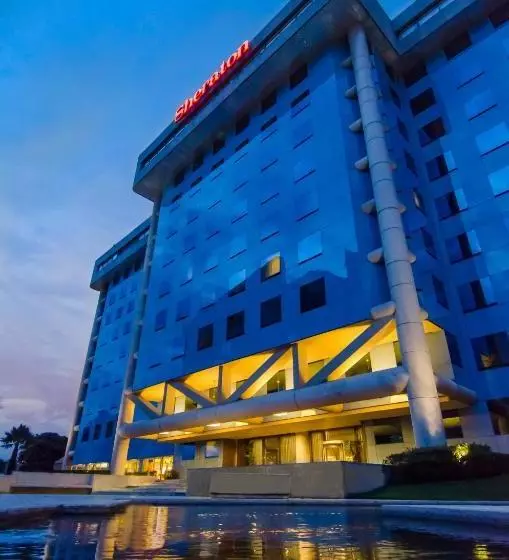 ホテル Sheraton Mexico City Santa Fe