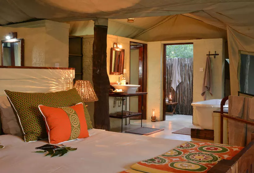 هتل The Hide Safari Camp