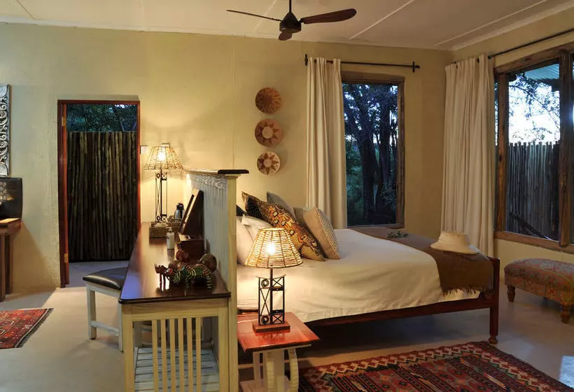 هتل The Hide Safari Camp