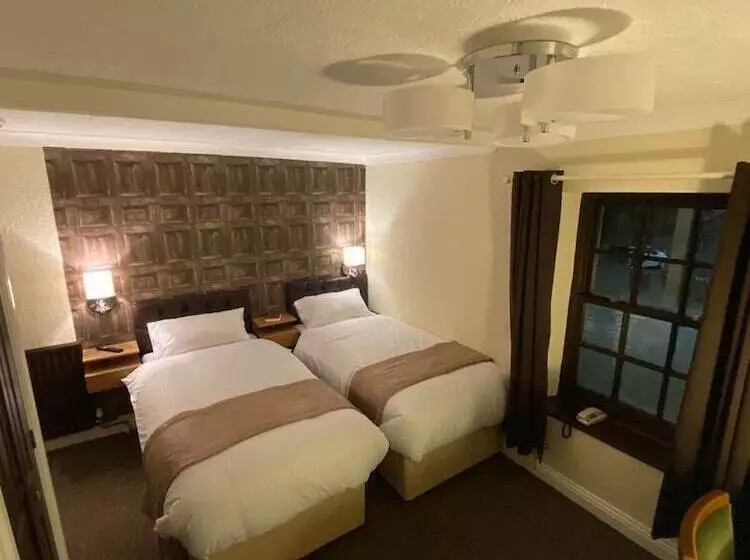 Отель The Redwell Inn