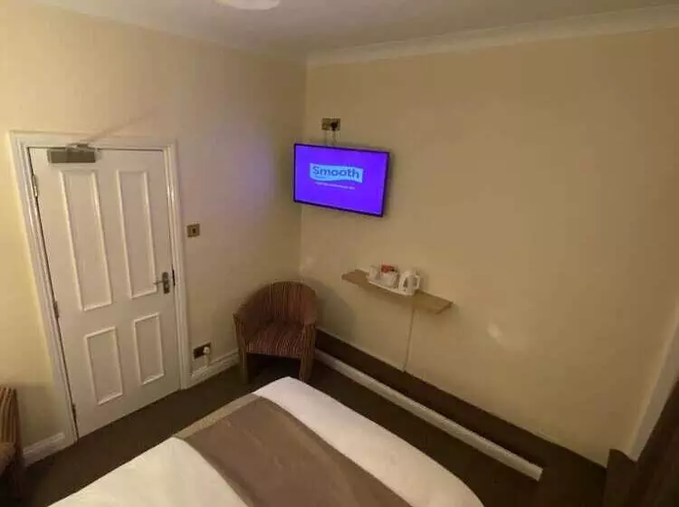 Отель The Redwell Inn