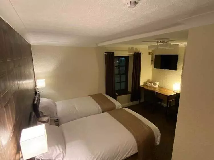 Отель The Redwell Inn