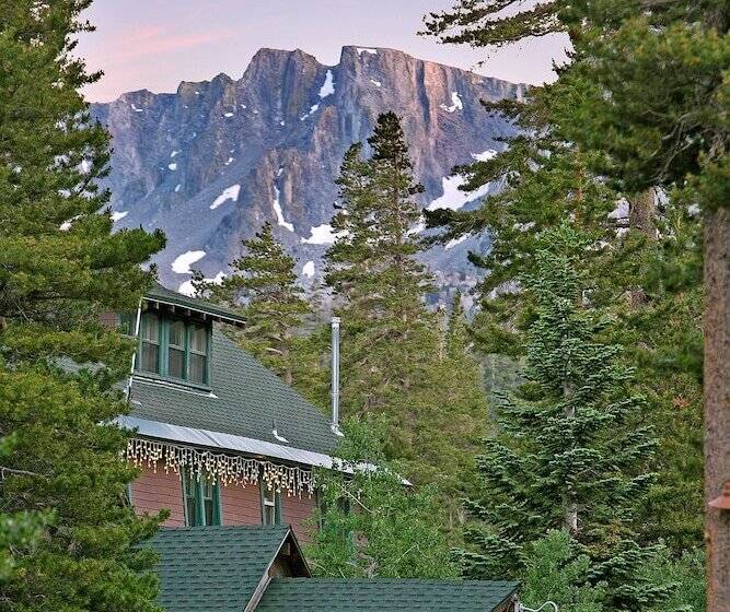 استراحتگاه Tamarack Lodge