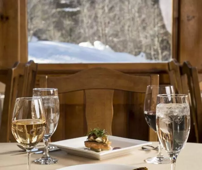 渡假胜地 Tamarack Lodge