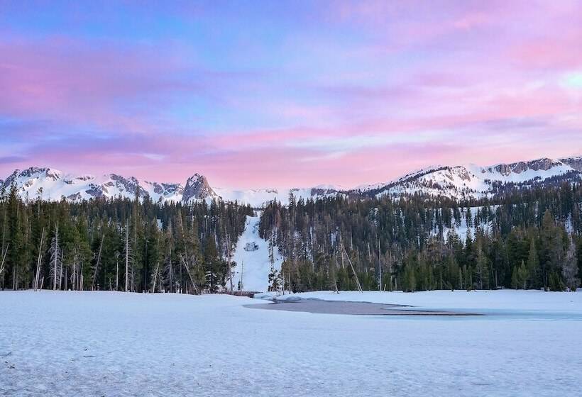 استراحتگاه Tamarack Lodge