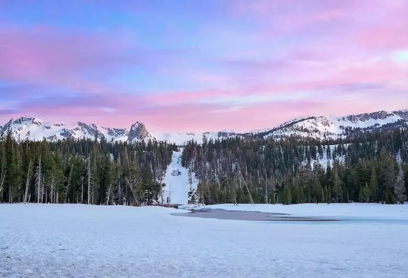 渡假胜地 Tamarack Lodge