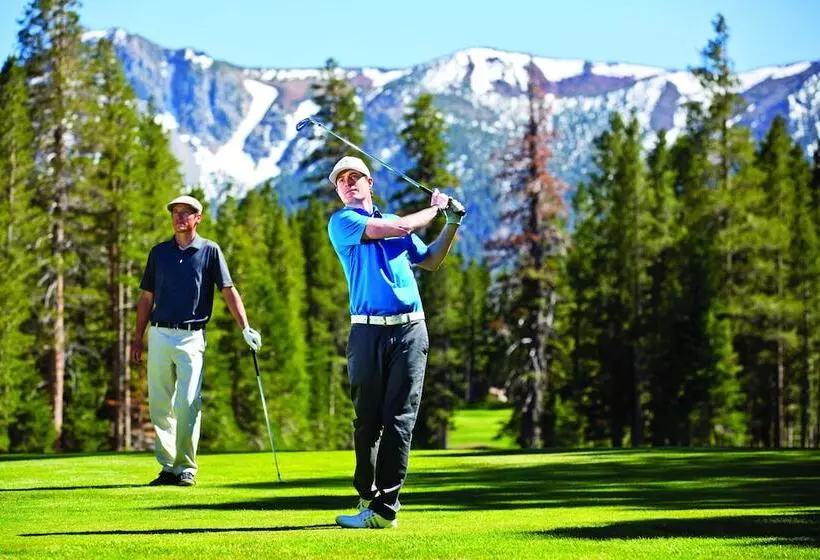 渡假胜地 Tamarack Lodge