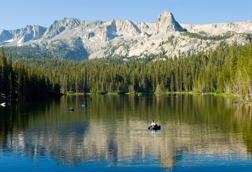 استراحتگاه Tamarack Lodge