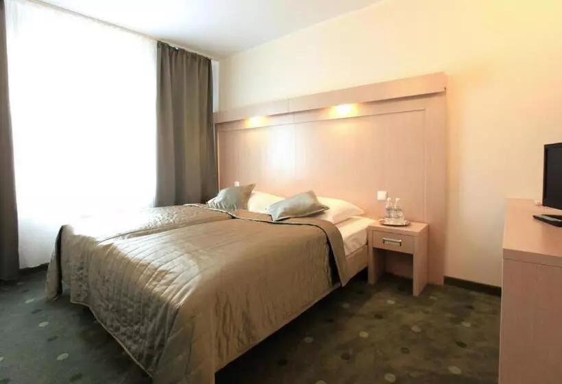 בית מלון כפרי Cieplice Medi & Spa