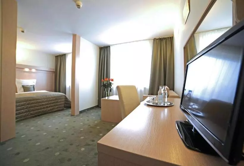 בית מלון כפרי Cieplice Medi & Spa