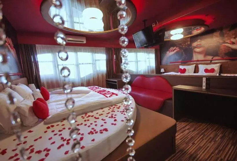 בית מלון כפרי Corvin