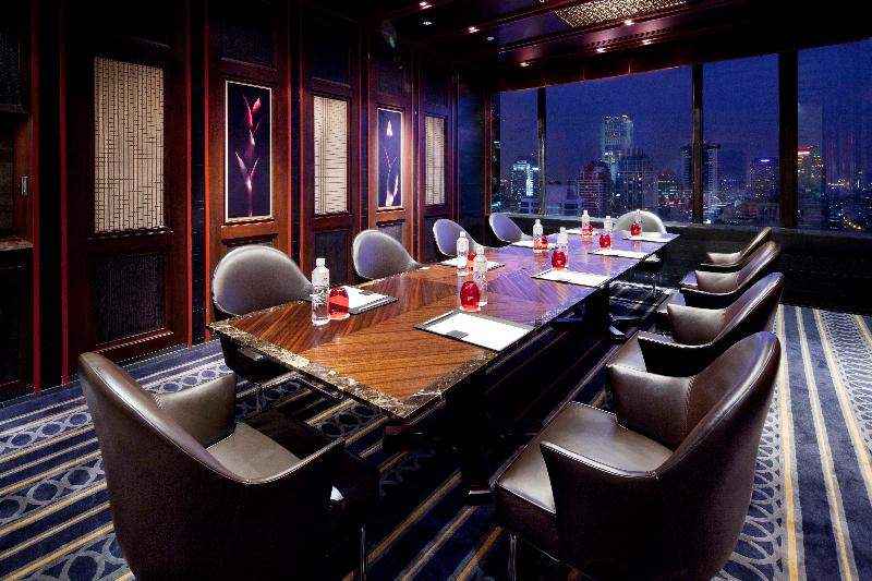 هتل Crowne Plaza Bangkok Parque Lumpini