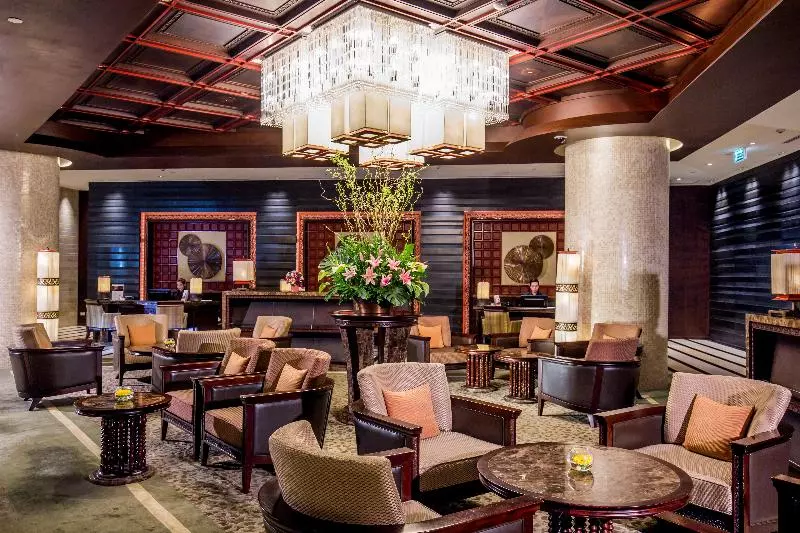 هتل Crowne Plaza Bangkok Parque Lumpini