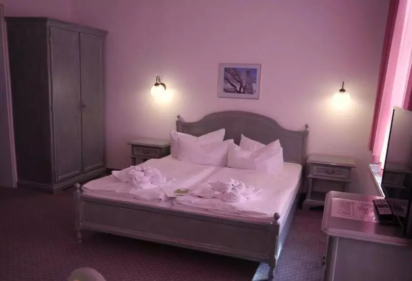 هتل Esplanade Garni