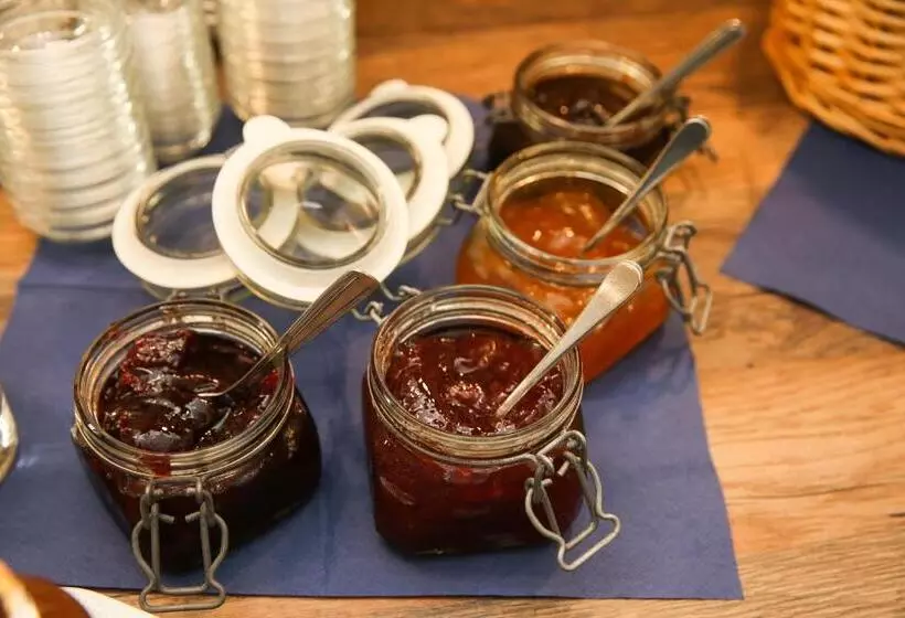 هتل Esplanade Garni