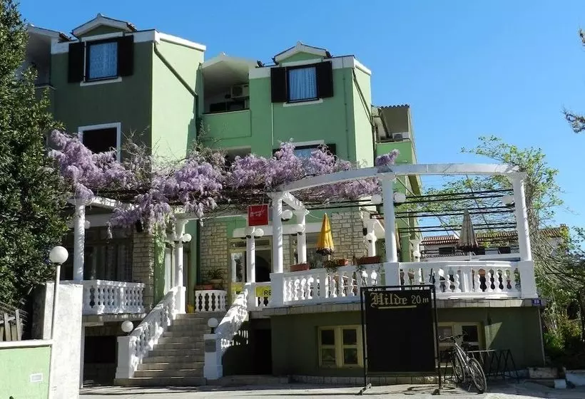 Отель Hilde Green House