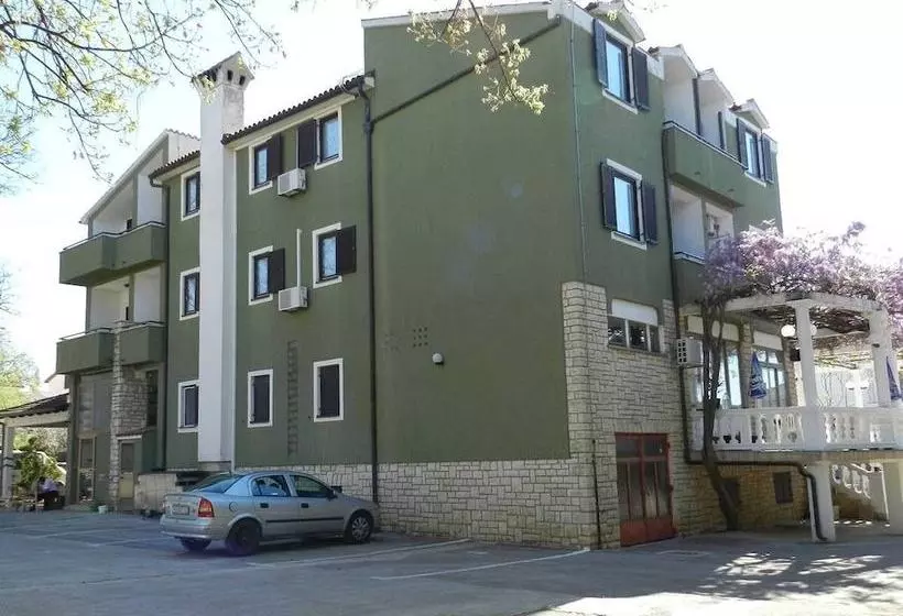 Отель Hilde Green House