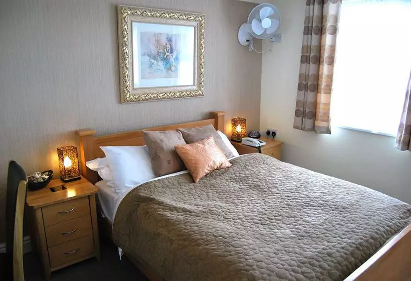 호텔 Olivers Lodge