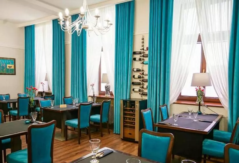 Отель President