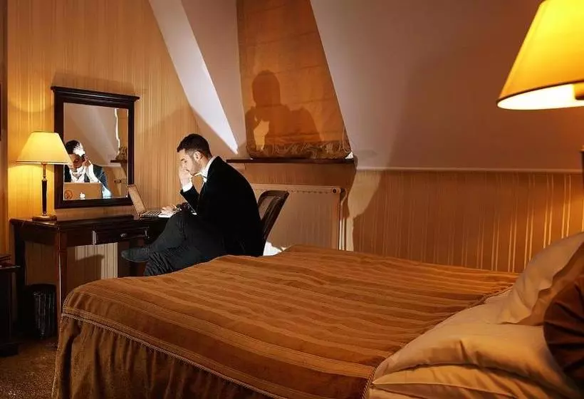 Отель President