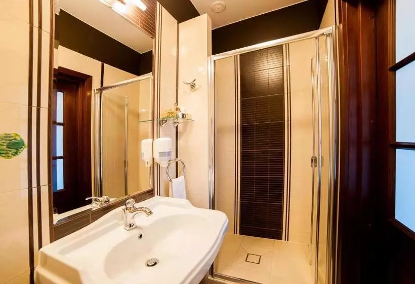 Отель President