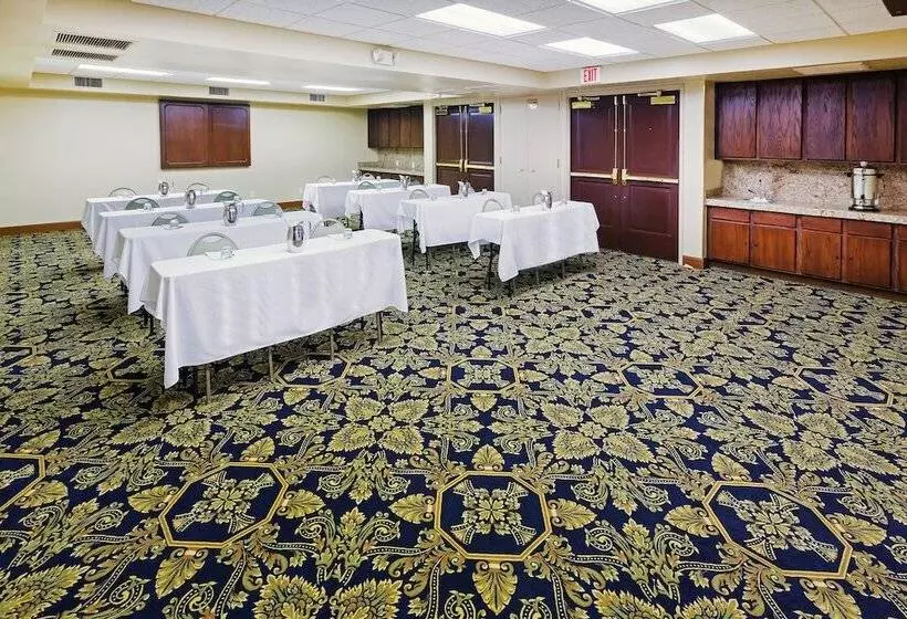 Radisson Hotel El Paso Airport