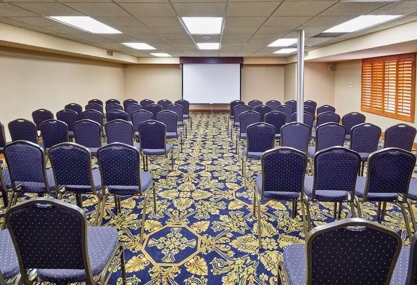 Radisson Hotel El Paso Airport