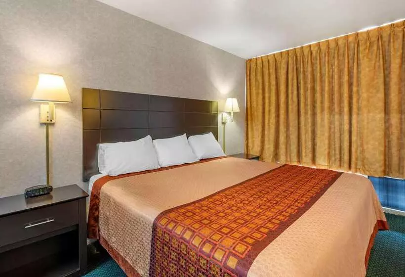 בית מלון כפרי Rodeway Inn Clearwaterlargo