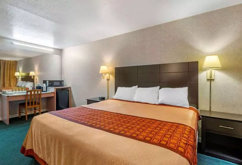 בית מלון כפרי Rodeway Inn Clearwaterlargo