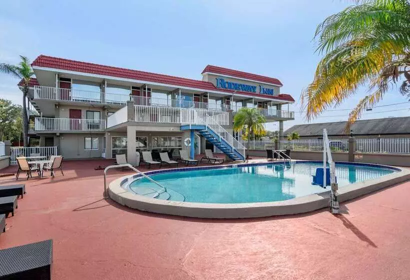 בית מלון כפרי Rodeway Inn Clearwaterlargo
