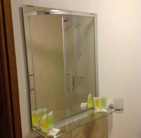 בית מלון כפרי The Fair Green