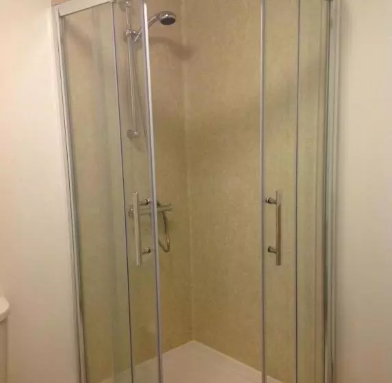 בית מלון כפרי The Fair Green