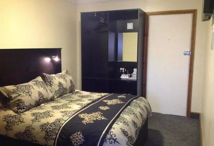 בית מלון כפרי The Fair Green