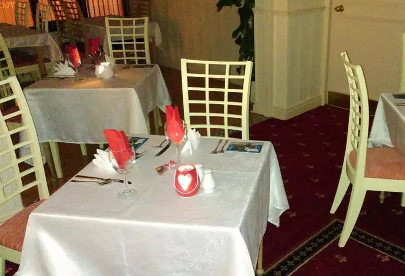 בית מלון כפרי The Fair Green