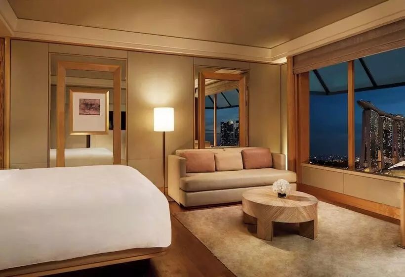 هتل The Ritzcarlton, Millenia Singapore