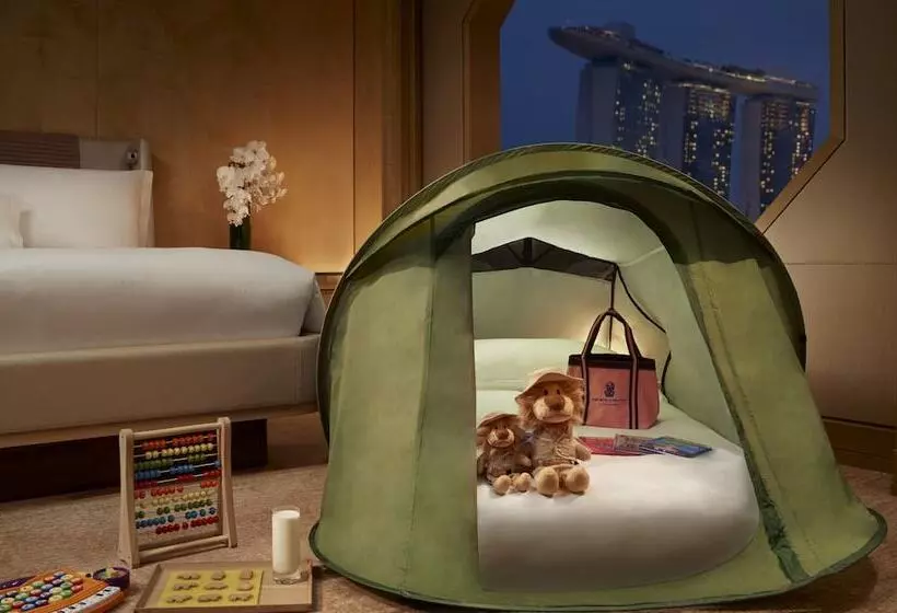 هتل The Ritzcarlton, Millenia Singapore