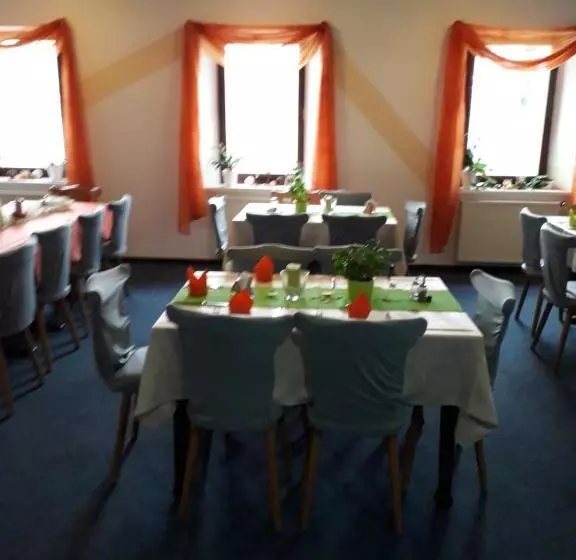 Hotelli Zum Mückenberger Hof