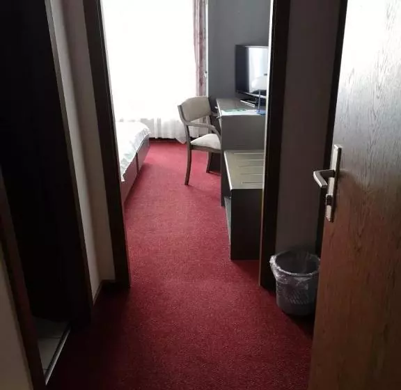 Hotelli Zum Mückenberger Hof